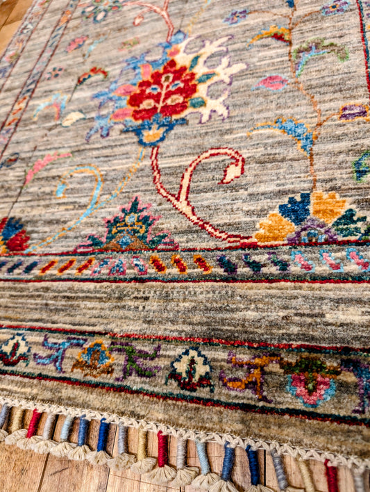 Pakistani Floral hand-knotted 2.5x4 Rug