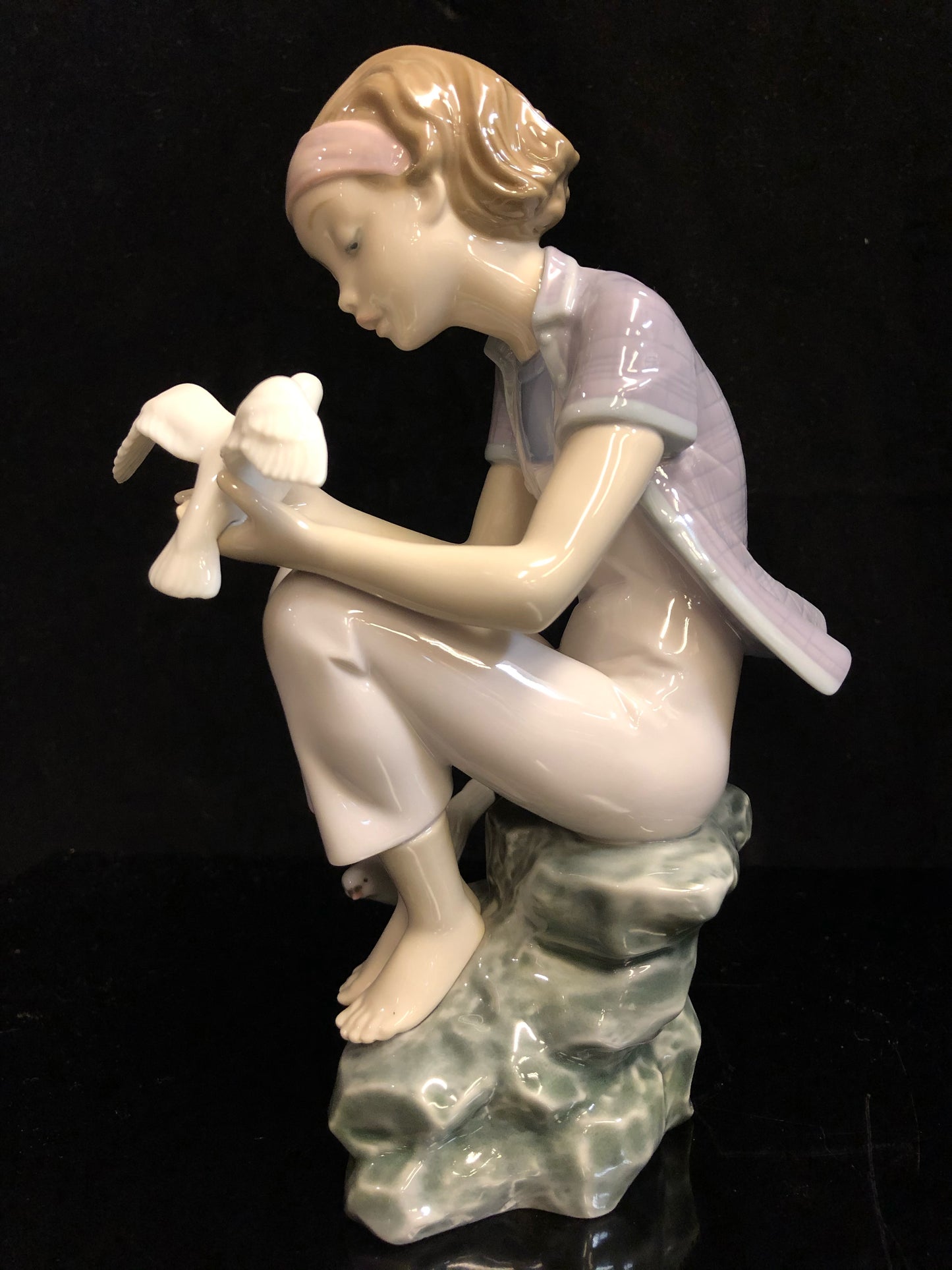 Lladro Playing with Doves