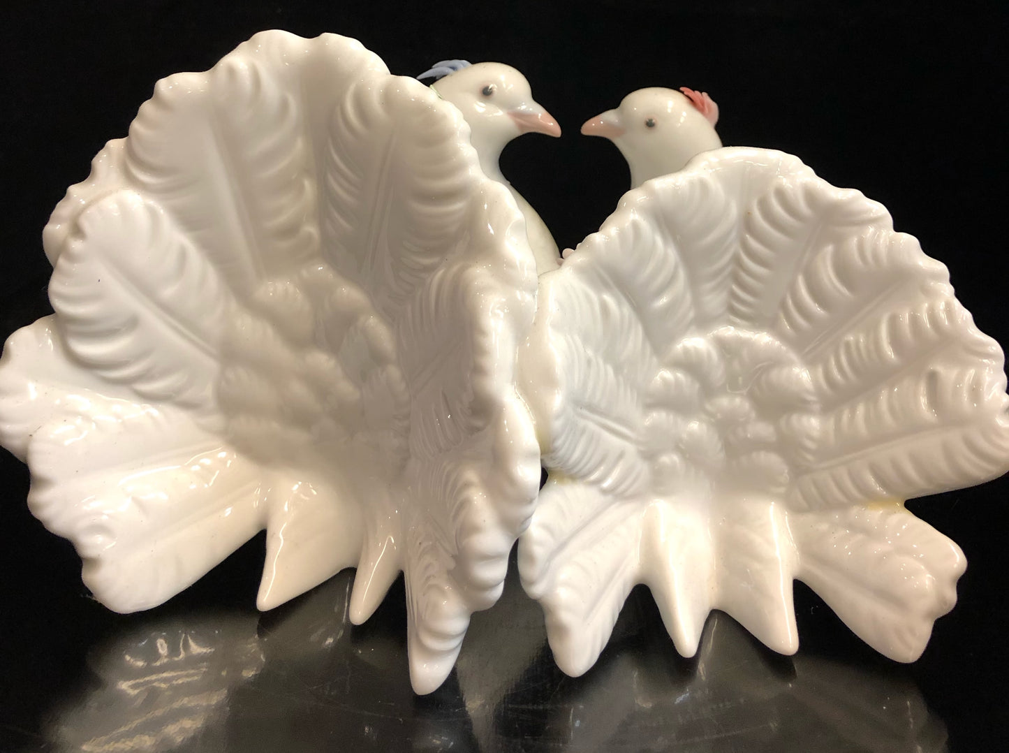 Lladro Kissing Doves With Flowers