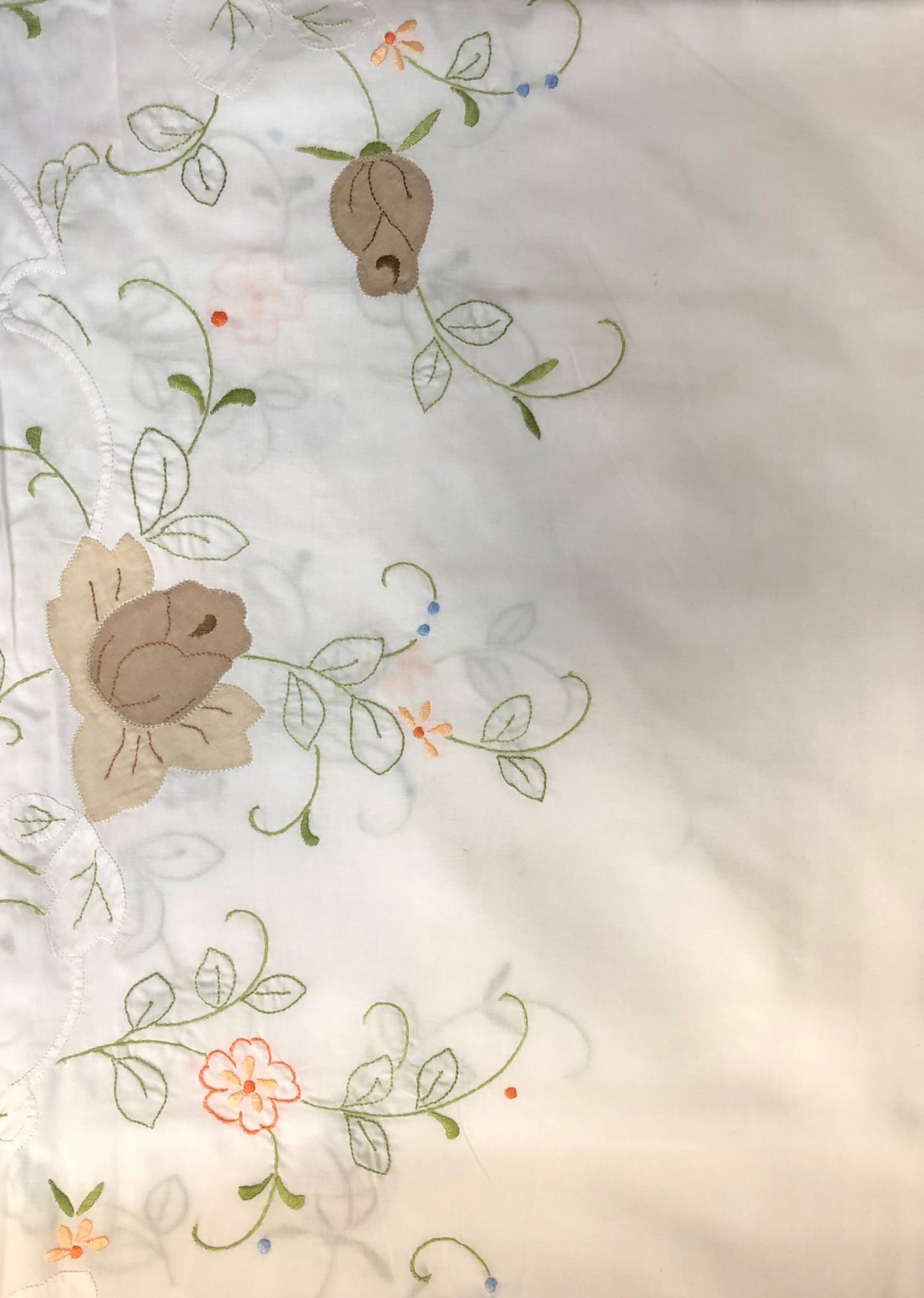 Brown and Orange Flowers Hand-Appliqued Easy Care Tablecloth Set