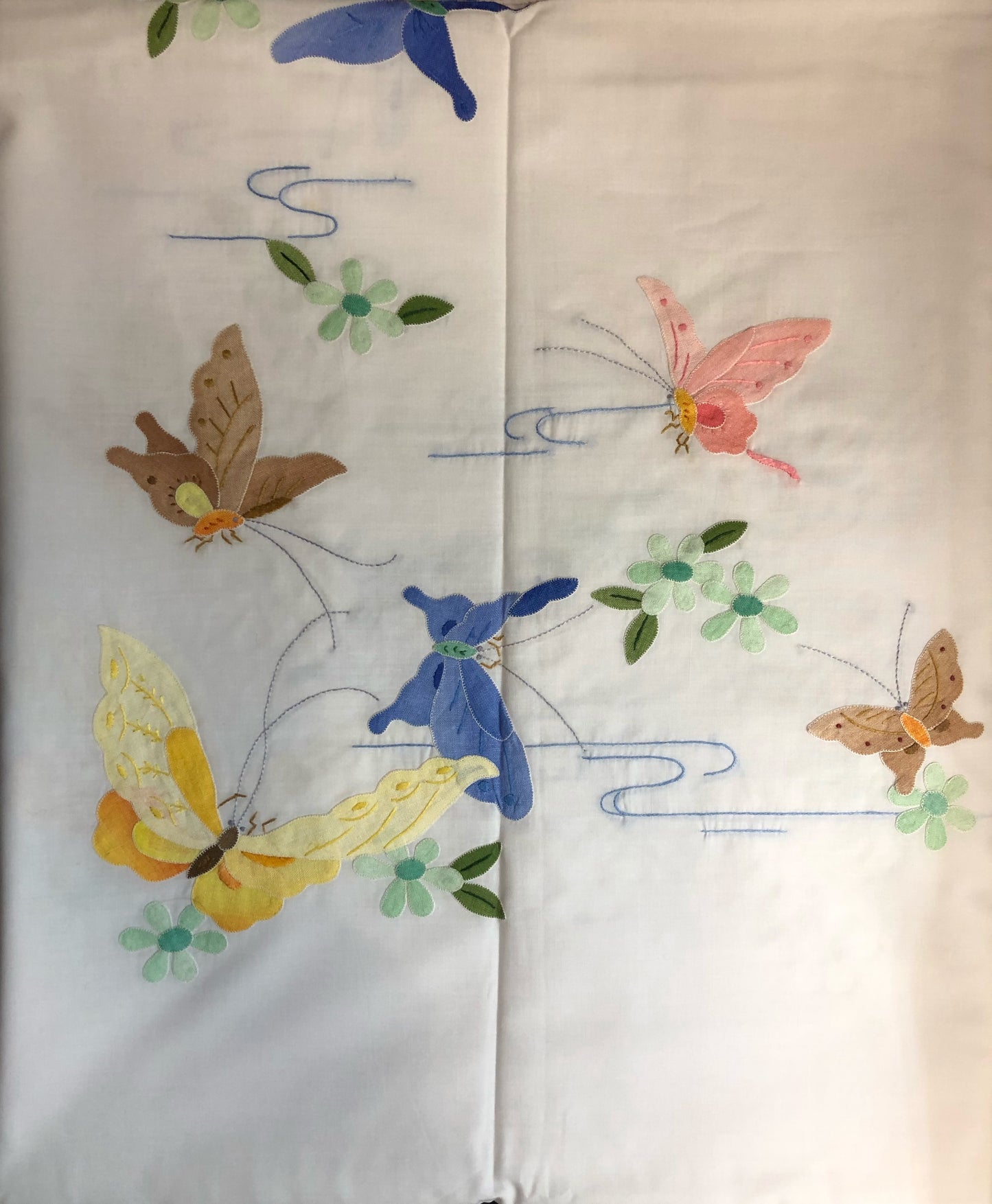 Butterfly Hand-Appliqued Easy Care Tablecloth Set