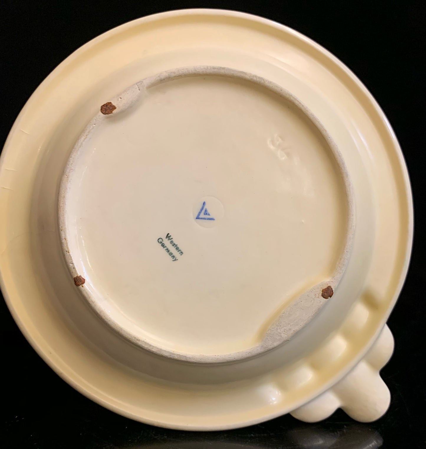 Hummel Singing Lesson Ashtray