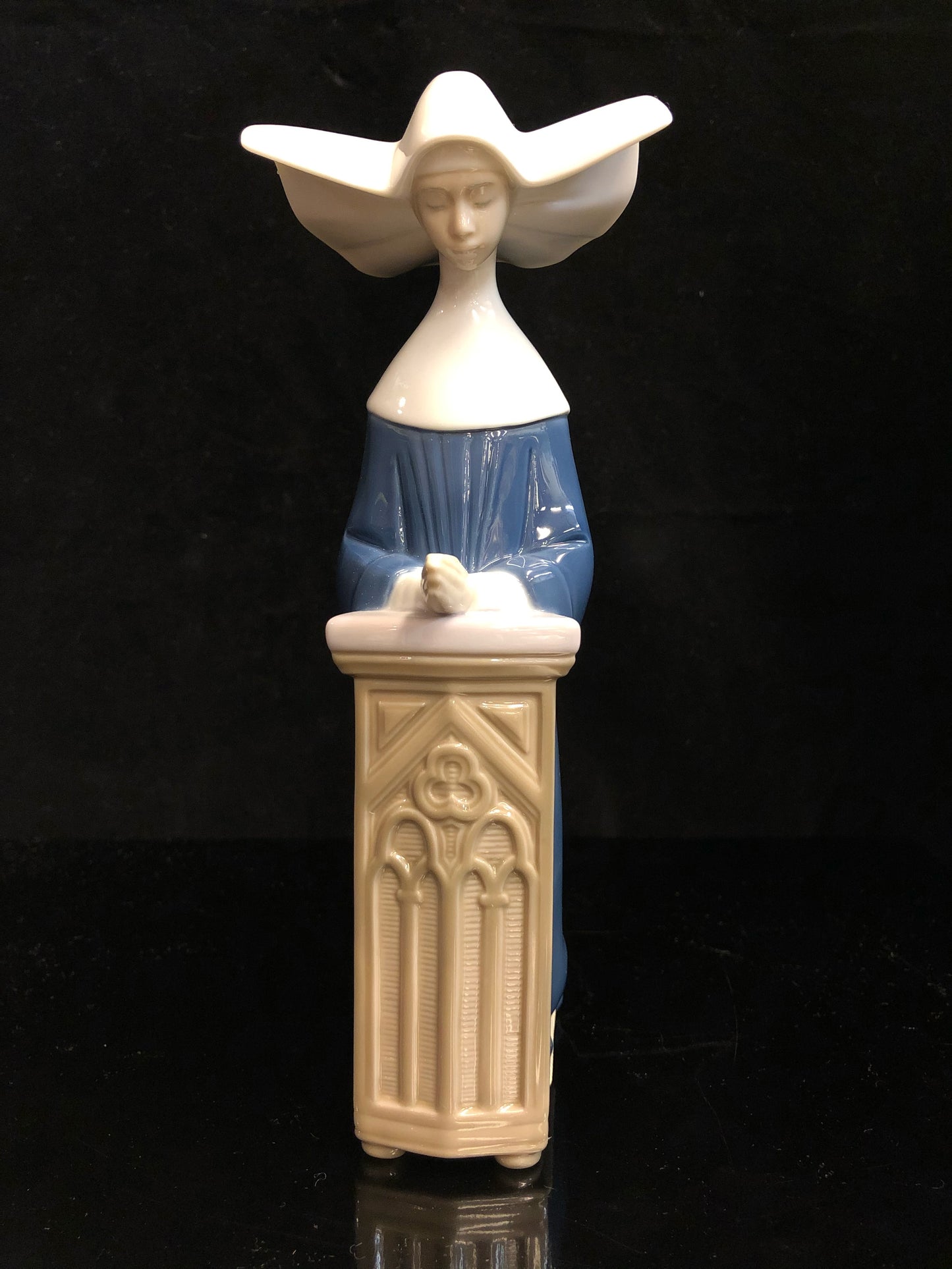 Lladro Meditation (Blue)