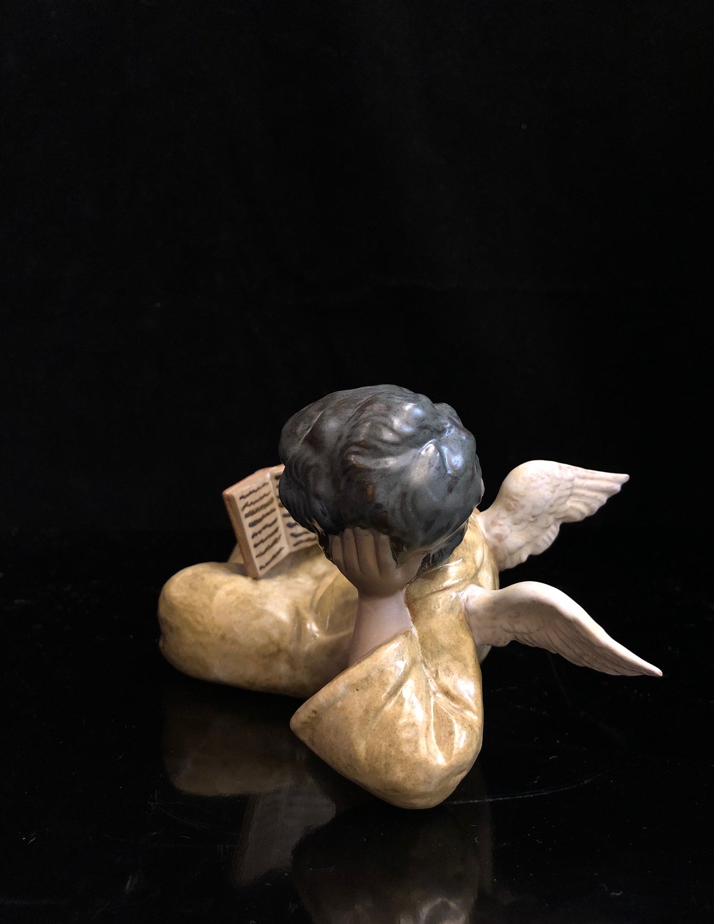 Lladro Devoted Reader