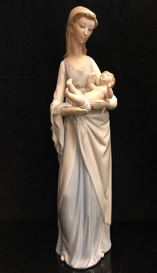 Lladro Mater Amabilis