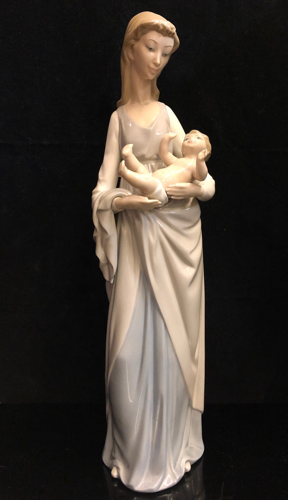Lladro Mater Amabilis
