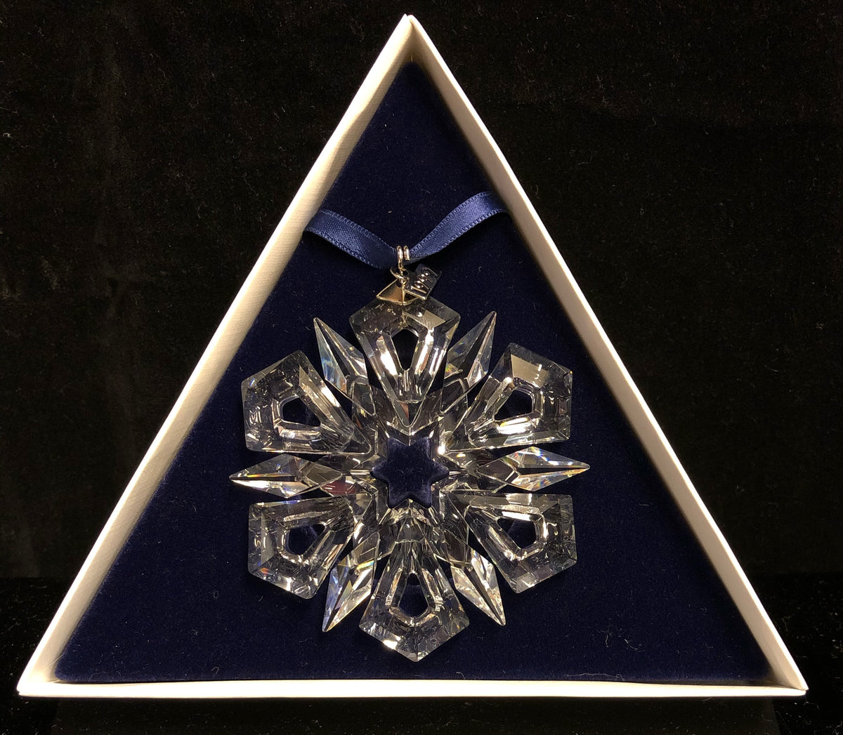 Swarovski 1999 Christmas Ornament – Hannasofblowingrock