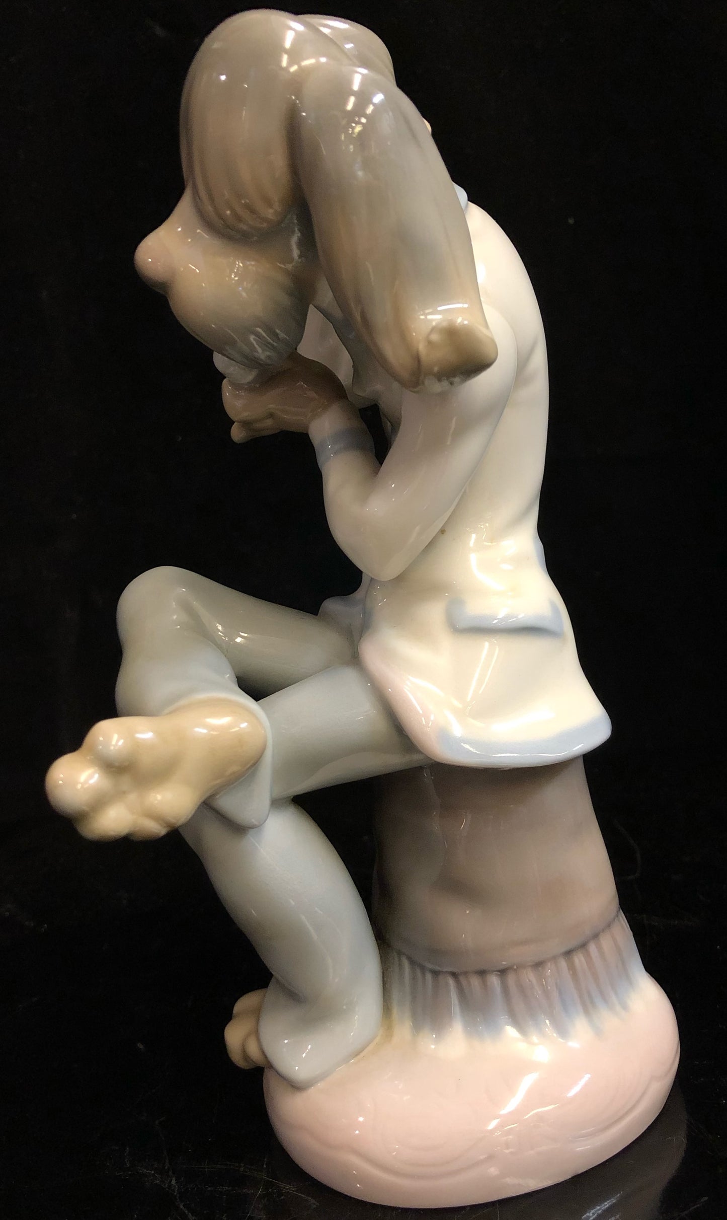 Lladro Dog Singer