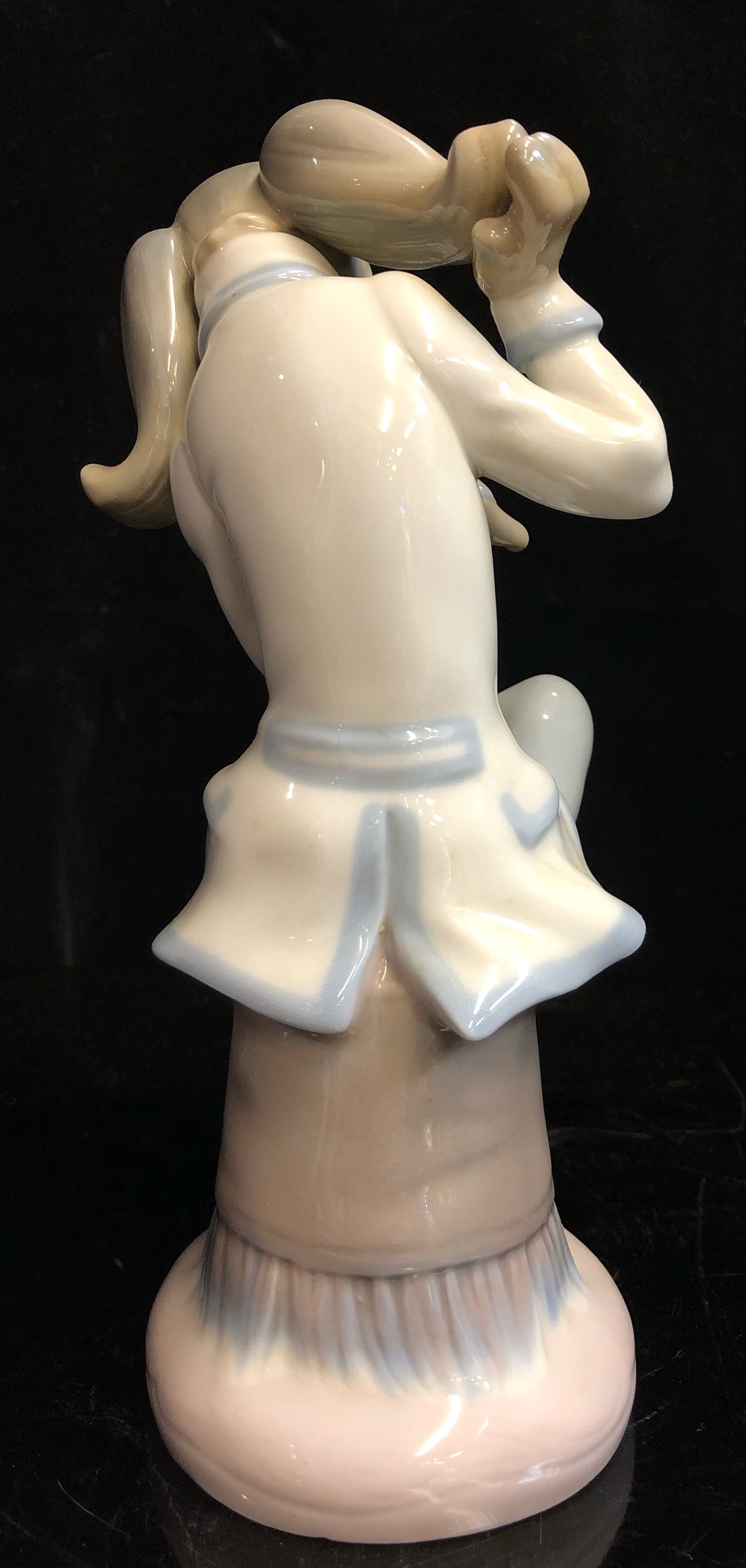 Lladro Dog Singer