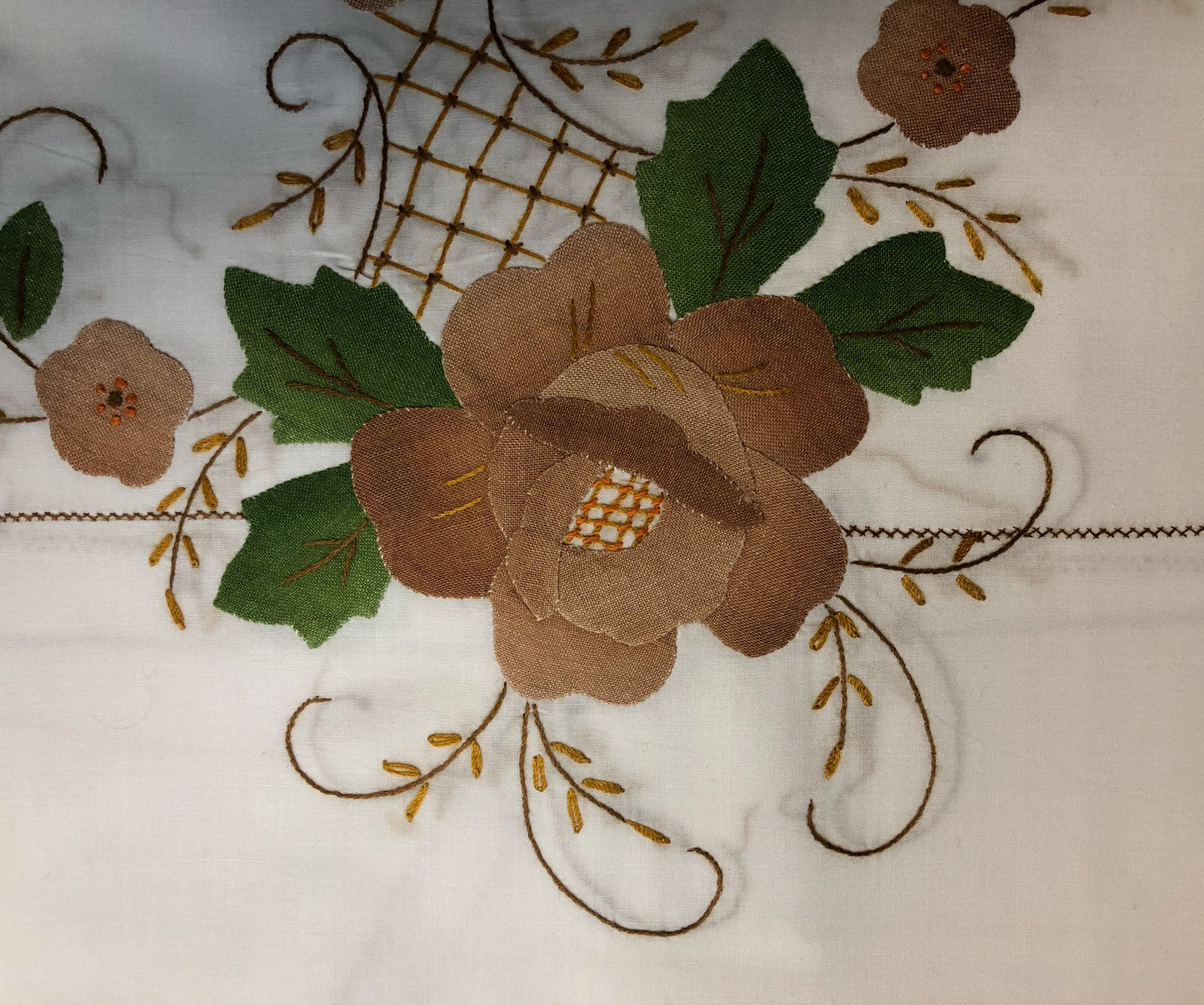 White Fabric Brown Flowers Hand-Appliqued Easy Care Tablecloth Set