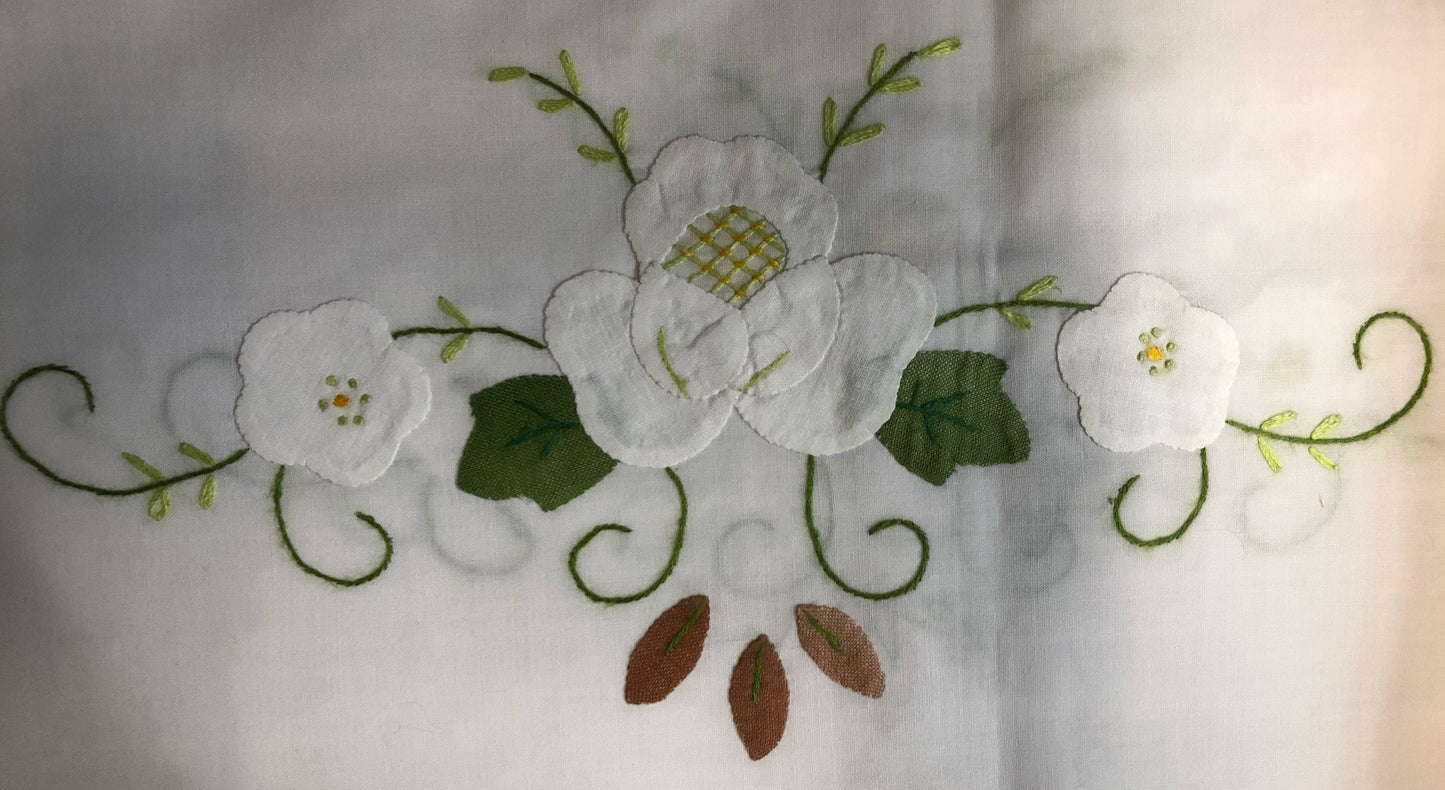 White Fabric White Flowers Hand-Appliqued Easy Care Tablecloth Set