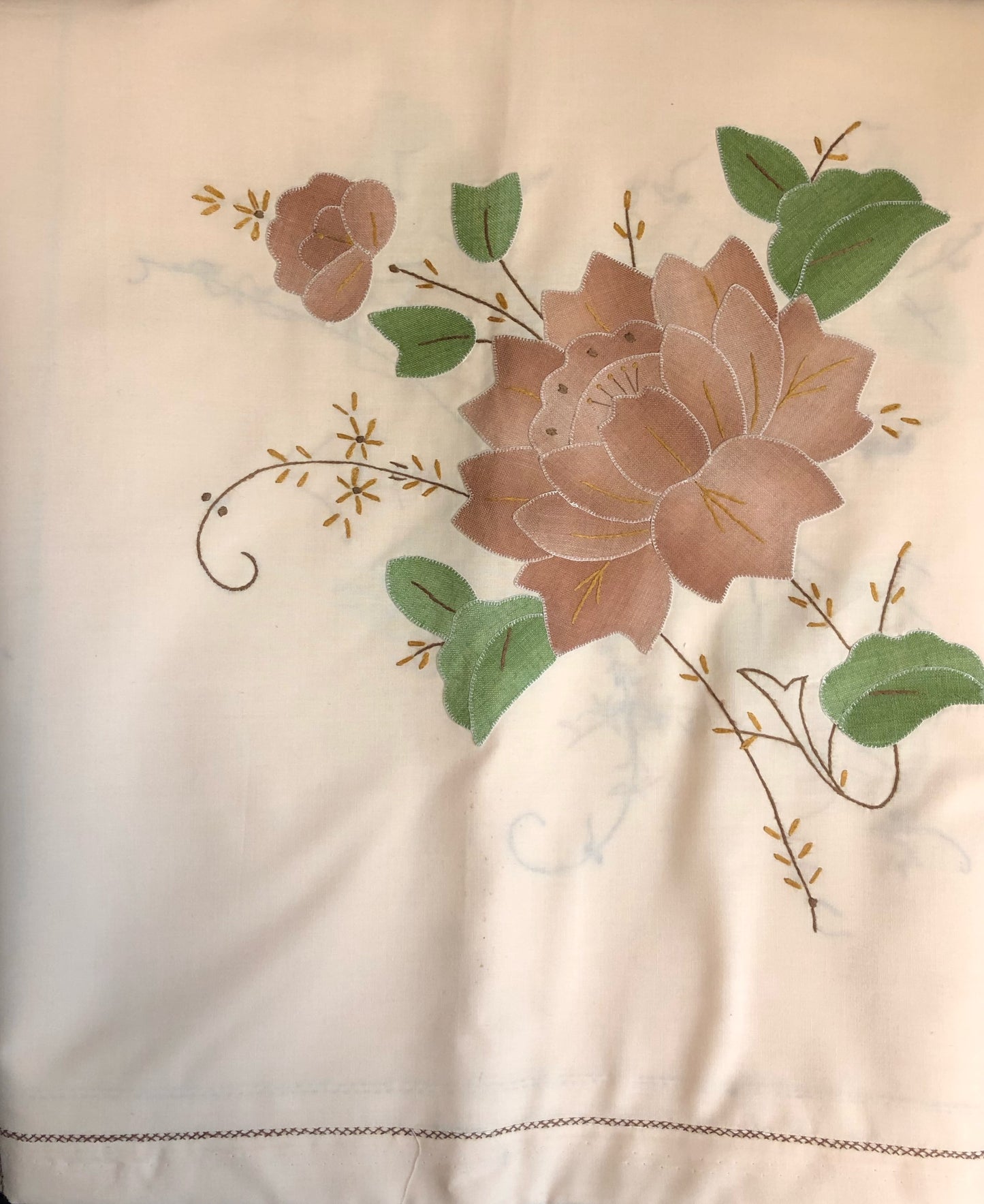 Brown Flowers Hand-Appliqued Easy Care Tablecloth Set