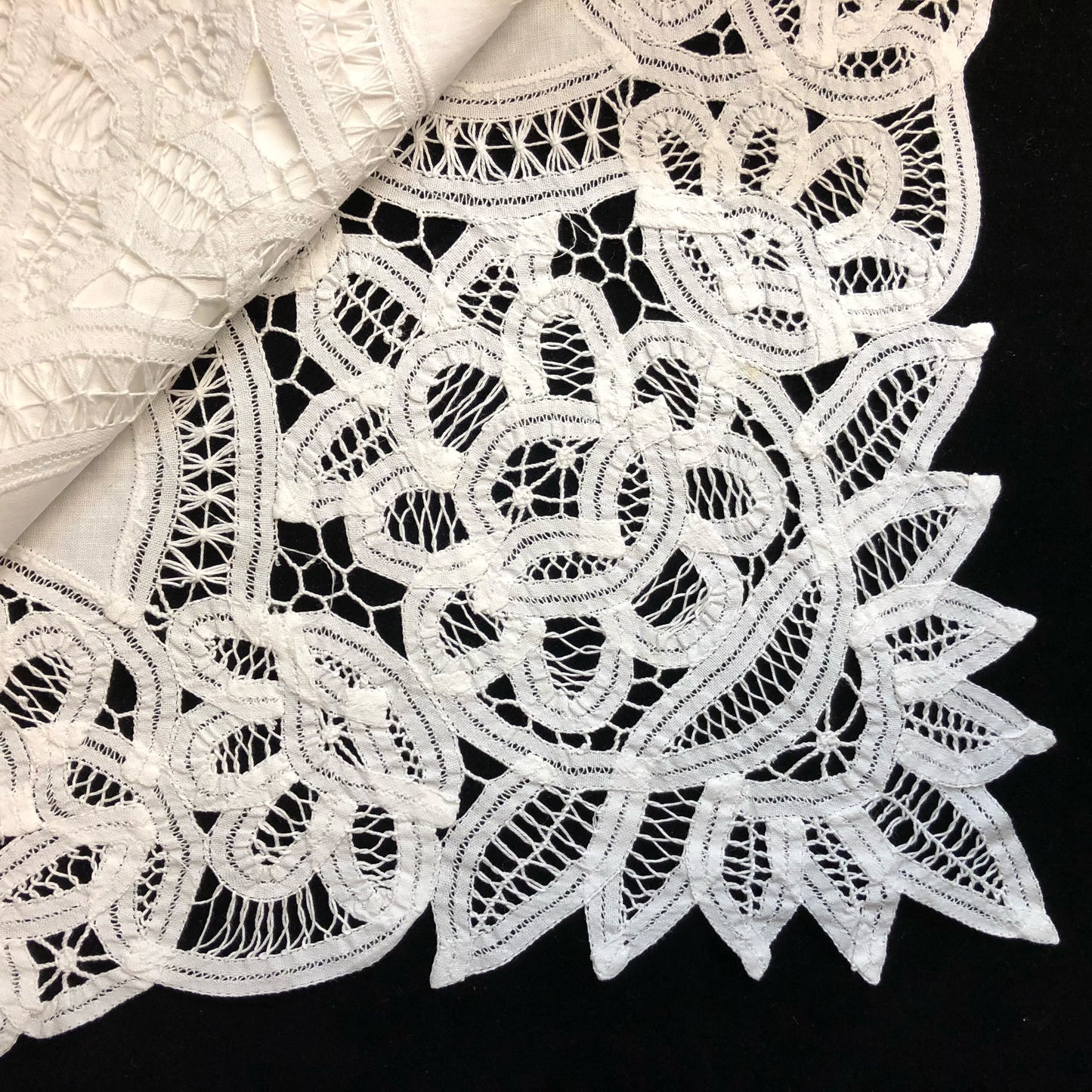 Handmade Battenburg Lace Tablecloth Set