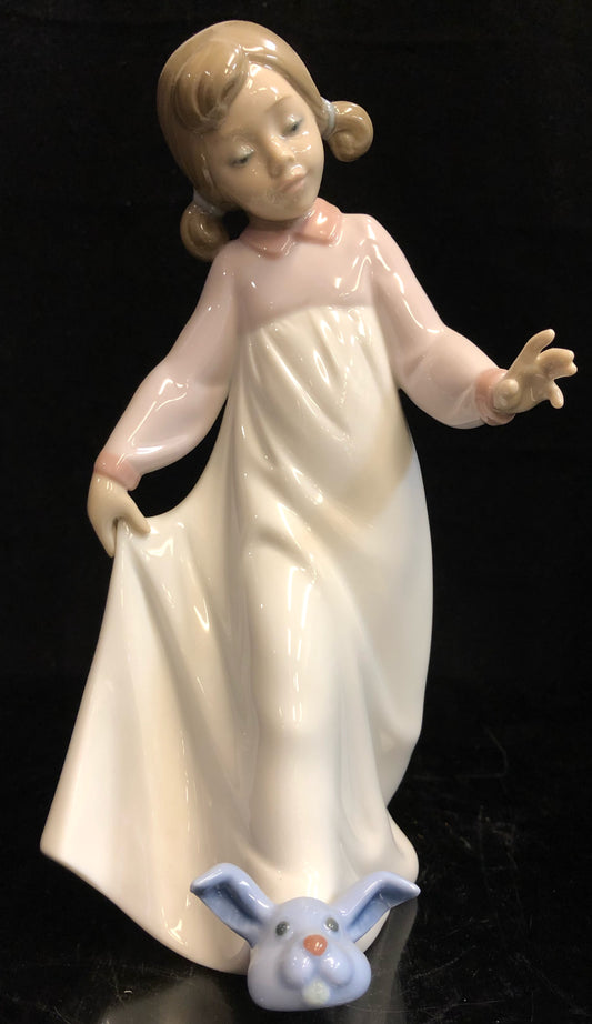 Lladro Off to Bed