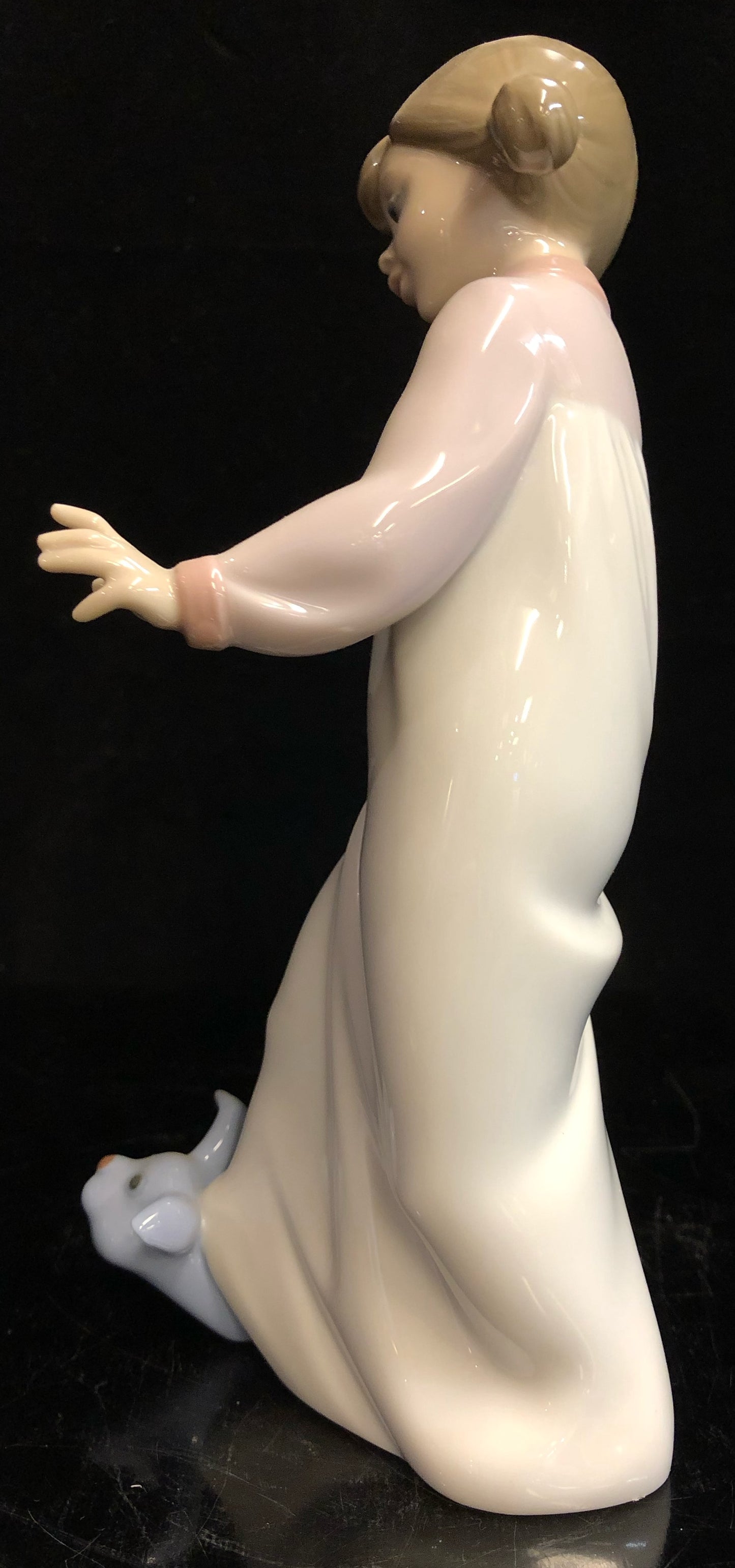 Lladro Off to Bed