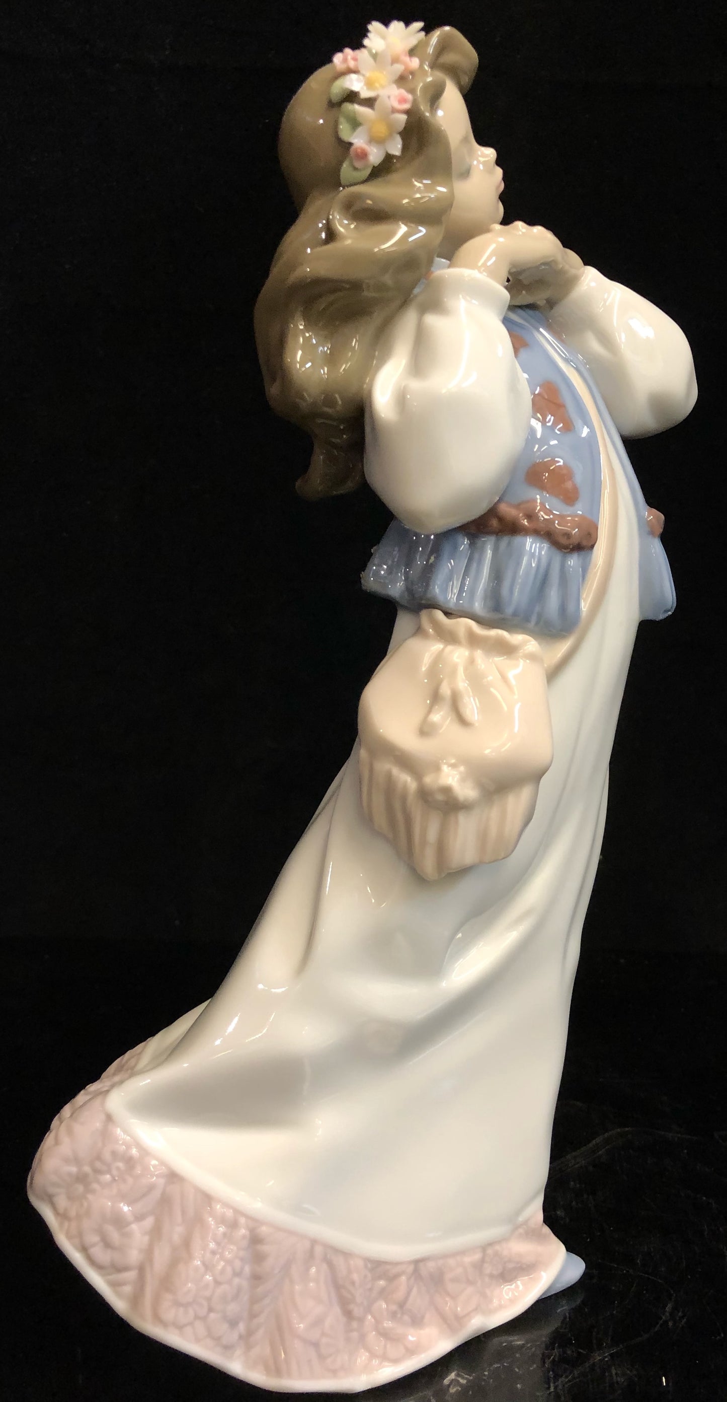 Lladro Dreams of a Summer Past