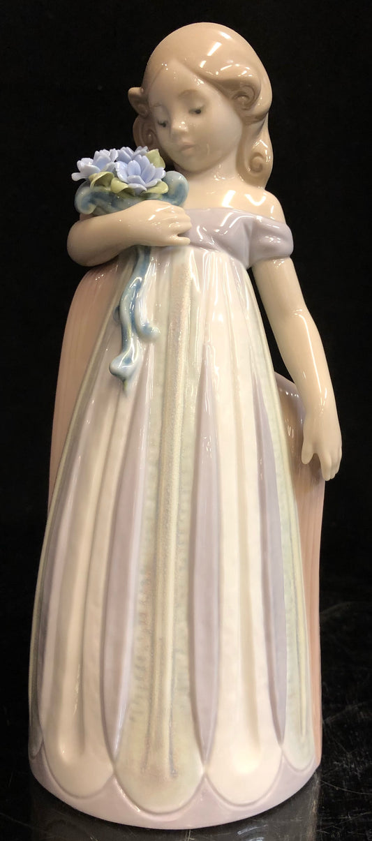 Lladro Petals Caress