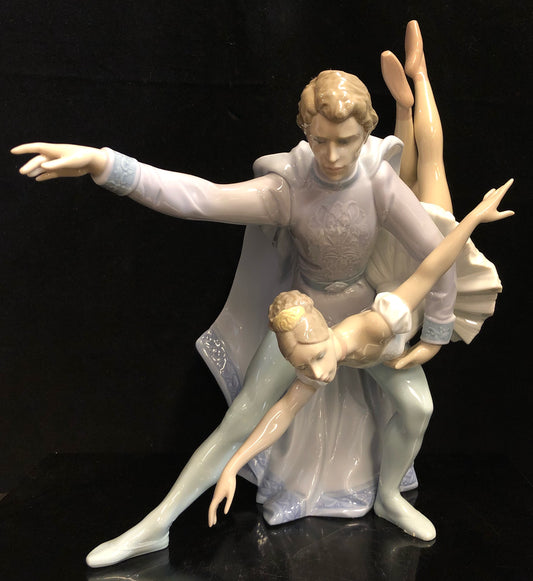 Lladro Pas de Deux