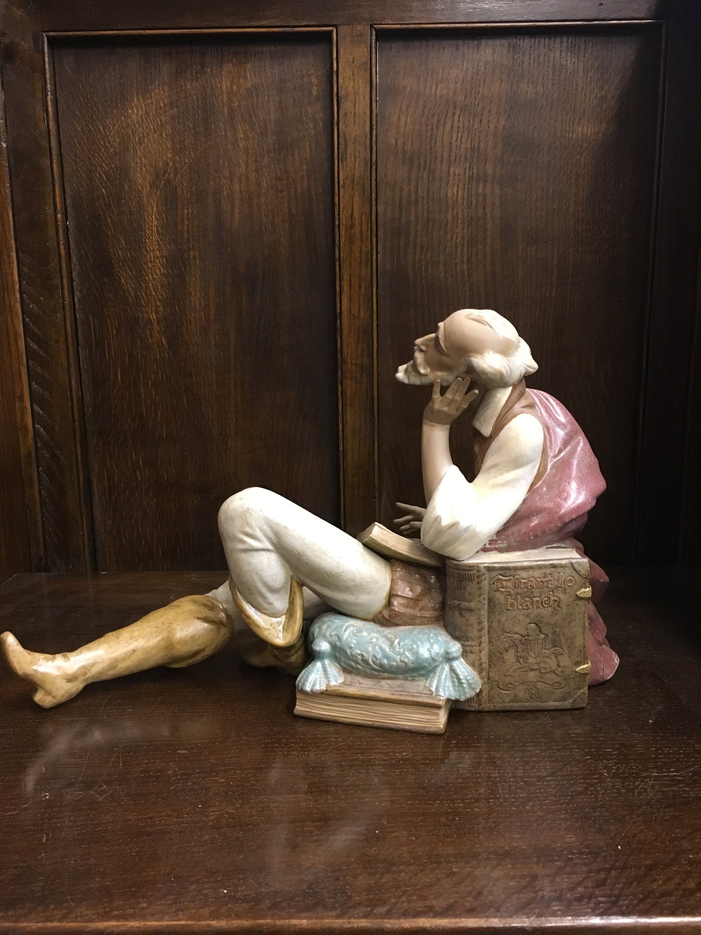 Lladro The Nobleman's Reading