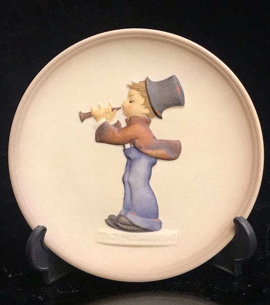 Hummel Little Music Makers "Serenade" Plate