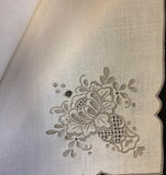 Vase Pattern Hand-Embroidered Linen Tablecloth Set
