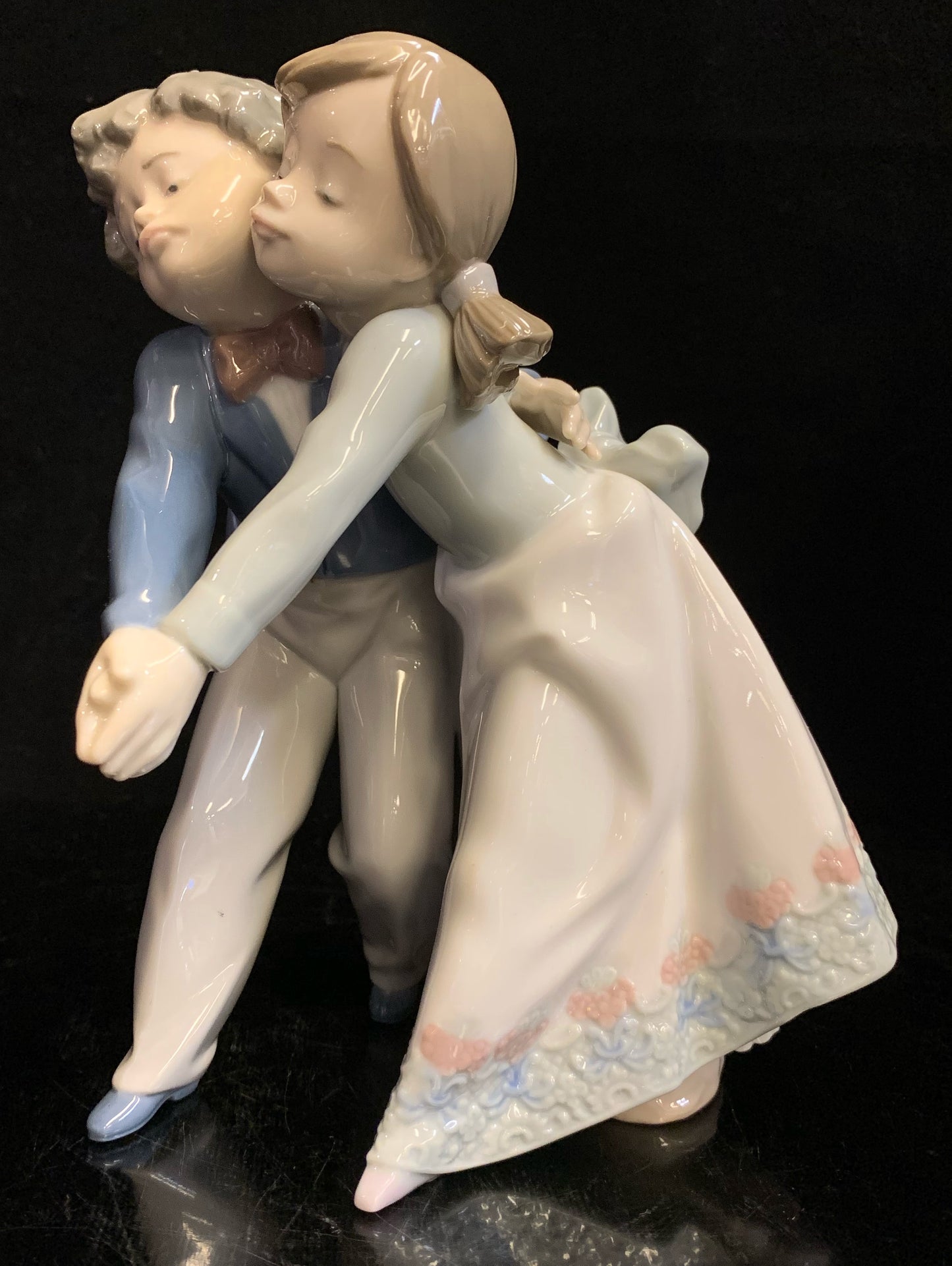 Lladro Dancing Class